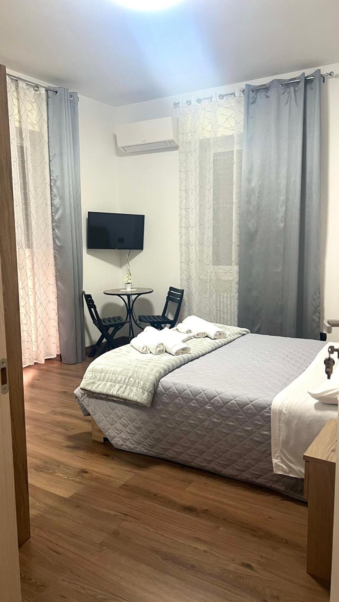 Juliet N - Rental Rooms Верона Екстер'єр фото